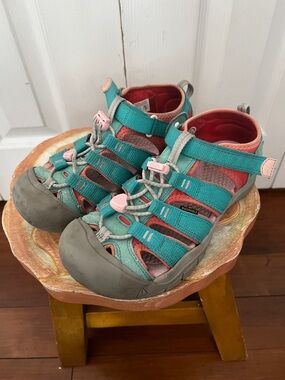 Keen Kids Teal and Coral Closed-Toe Sport Sandals